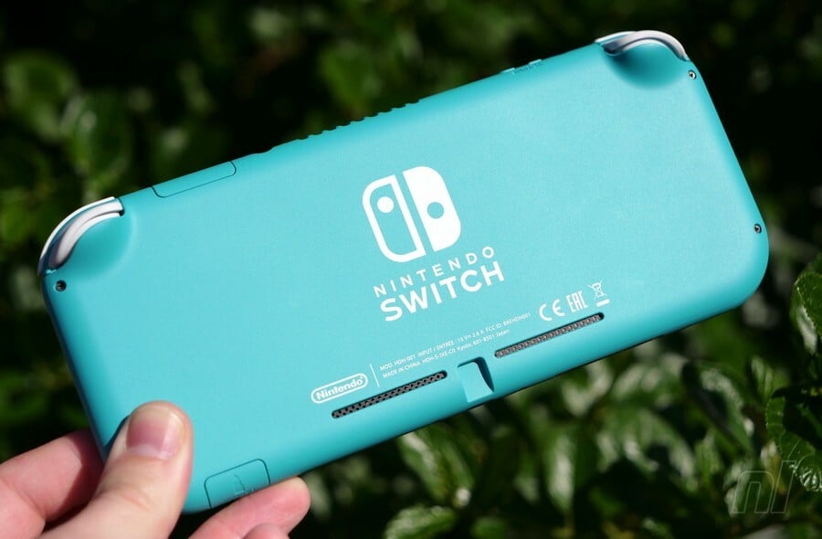 Switch Lite - Closeup Nintendo Life