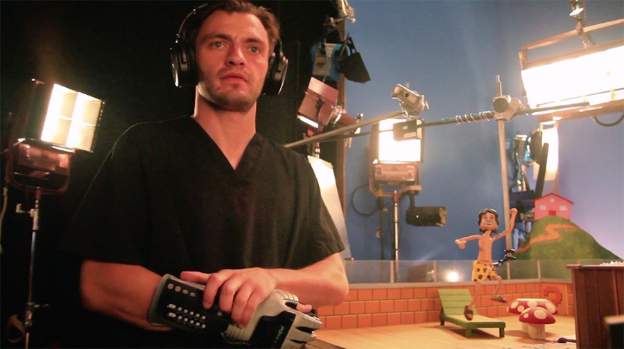 Weirdness StopMotion Animator Successfully Makes the Power Glove
