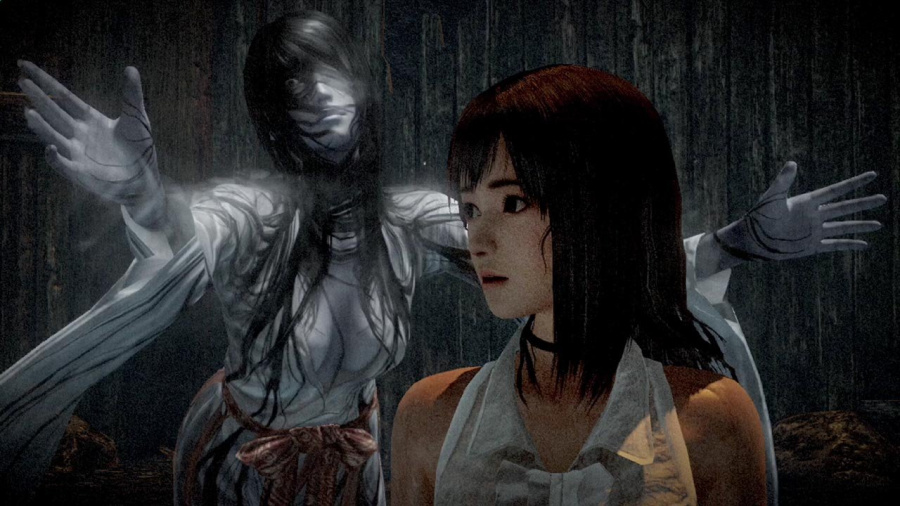 She's behind you!