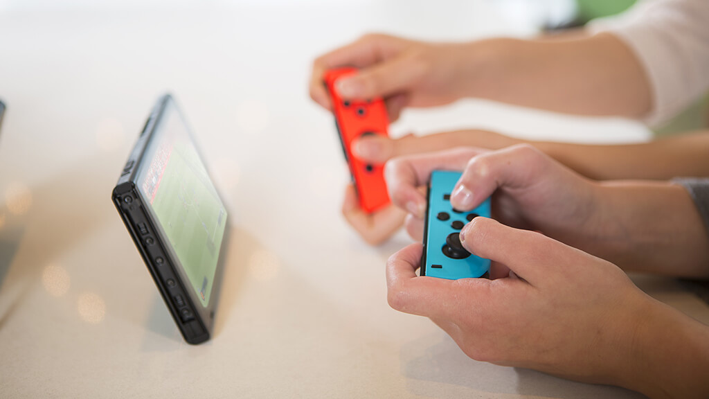 Nintendo Switch Joy-Cons go retro with this NES-inspired paint job