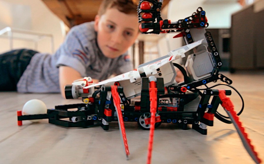 LEGO Mindstorms offers a world of possibilities – more than many younger children may be able to grasp