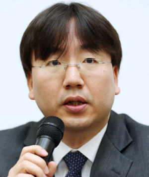 http://images.nintendolife.com/news/2018/04/news_shuntaro_furukawa_is_nintendos_new_president/attachment/1/300x.jpg