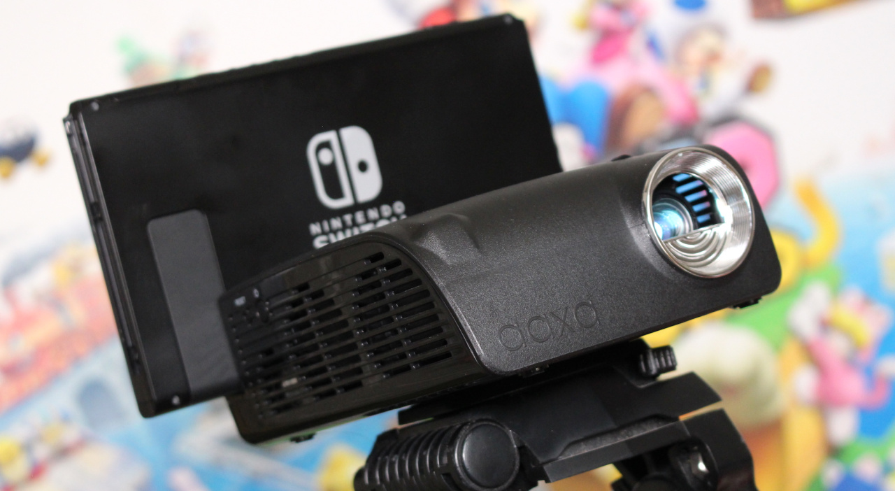 Hardware Review AAXA S1 LED Mini Projector For Switch Brighter Than