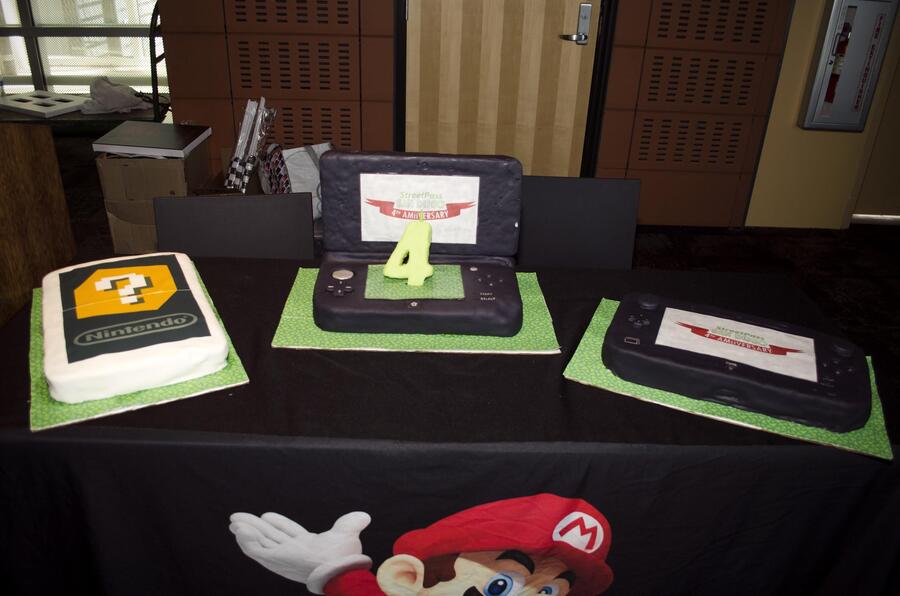 4th a-MiiVERSARY cakes. I was informed the AR cake worked with the 3DS camera