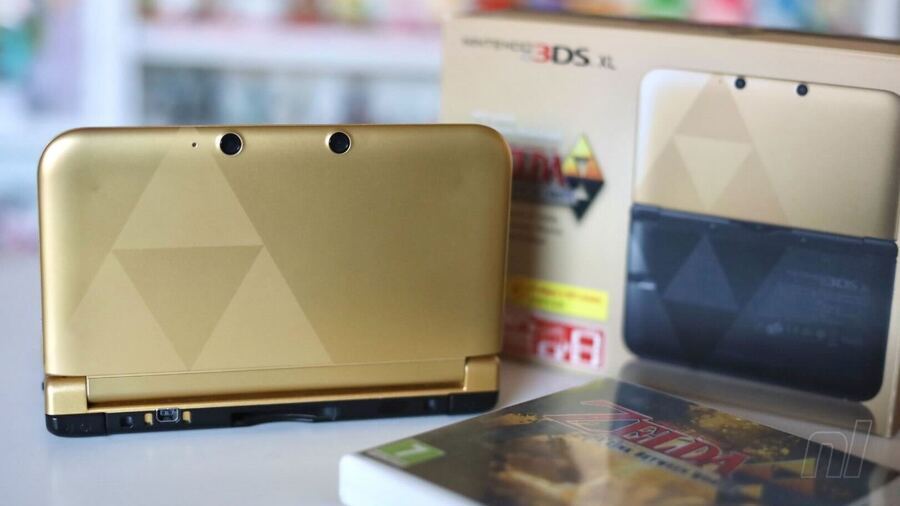 Nintendo 3DS XL A Link Between Worlds Special Edition