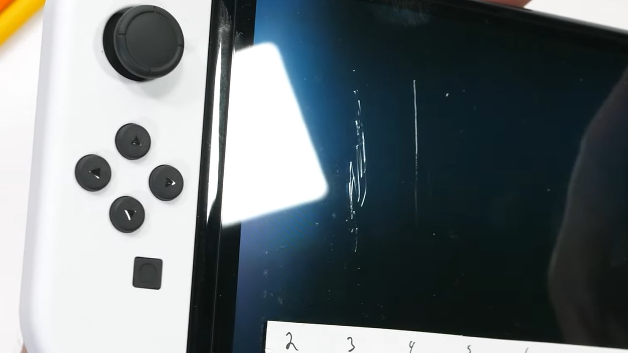 Switch OLED Model Rates 2 Out Of 10 Screen Durability Scratch Test | Nintendo Life