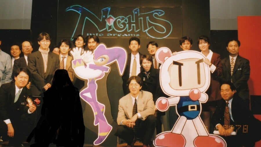 Yuji Naka apaga o ex-colega de trabalho e criador do Sonic Naoto Ohshima da foto de equipe 6