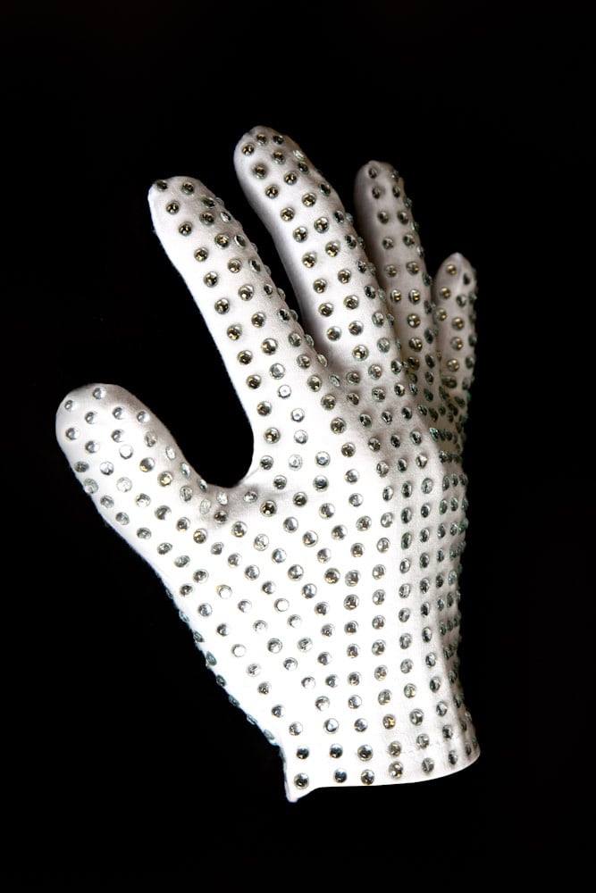 michael jackson white gloves