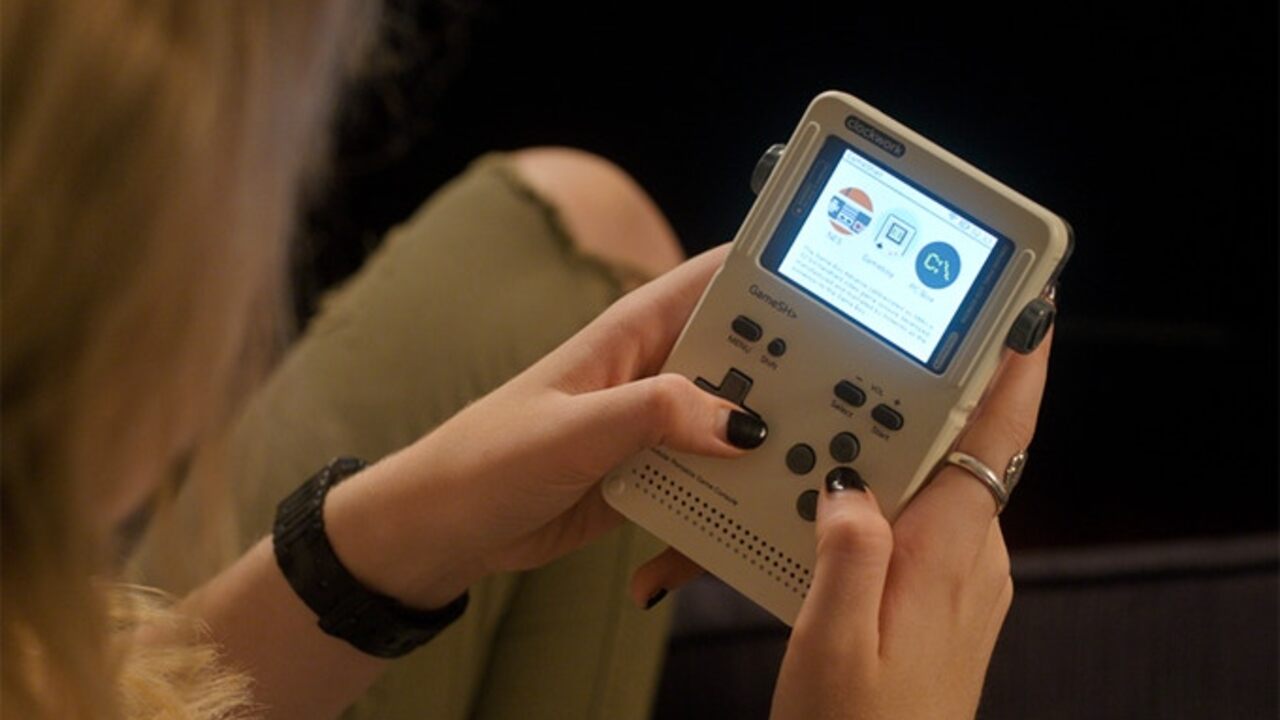 surfing øge permeabilitet GameShell Looks Like A Game Boy, But Offers So Much More | Nintendo Life
