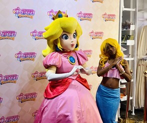 Princess Peach Showtime! Meet & Greet Gallery 22