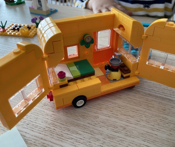 LEGO Animal Crossing - Leif's Caravan & Garden Shop