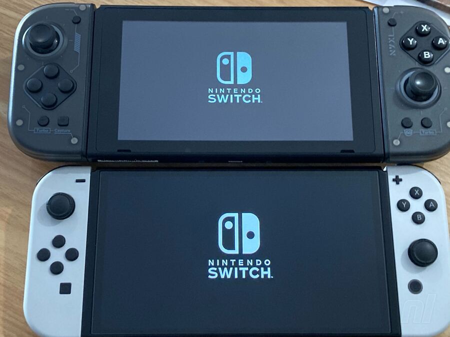 Original switch vs Switch OLED screen