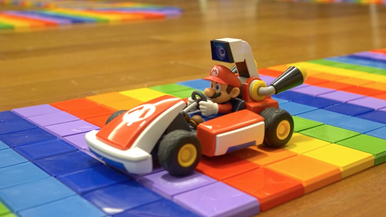 Random 3d Printed Rainbow Road Takes Mario Kart Live Home Circuit To A Whole Other Level Nintendo Life
