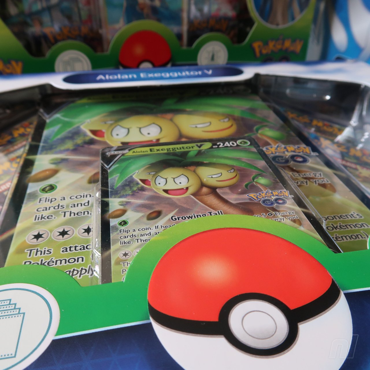 Pokemon GO TCG Trading Card Game: Alolan Exeggutor V Box - 4