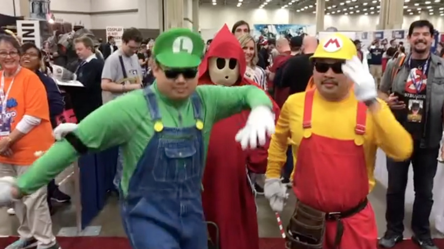 Mario and Luigi Cosplay Shines at Fan Expo Dallas with Interactive Sound Effects