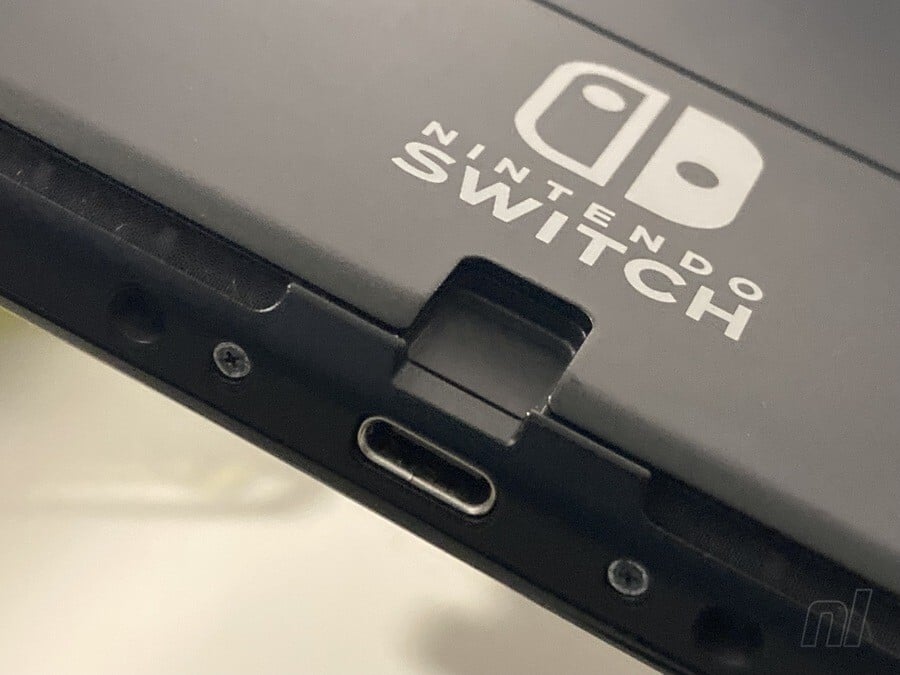 Nintendo Switch OLED USB-C port