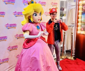 Princess Peach Showtime! Meet & Greet Gallery 23