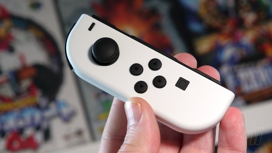 Does the white Joy-Con look really good with a black nail polish?Someone spent me Switch OLED quickly