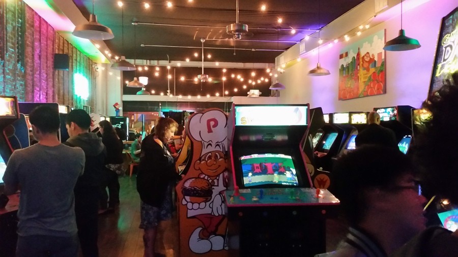 Neon Retro Arcade