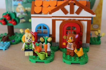 LEGO Animal Crossing - Isabelle’s House Visit 15