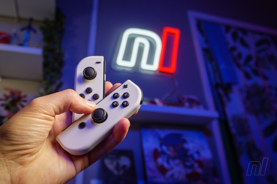 White Joy-Con Nintendo Life Logo