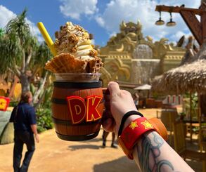 If you're feeling something cold and sweet, you can try the DK Crush Float! An chilly desert made up of banana and pineapple soft serve, pineapple Fanta soda, sprinkles and...uhhh...caramel popcorn?