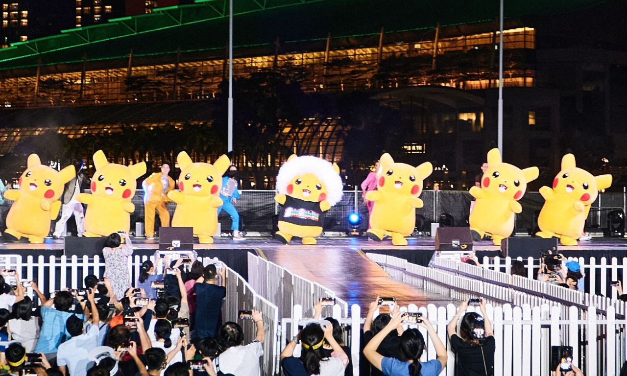 Rastgele: Singapur, Sihirli Gece Pikachu Drone Gösterisiyle İkram Edildi
