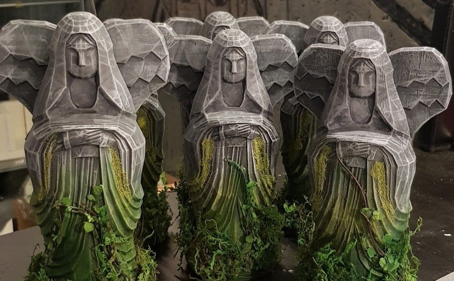 Edlothian Hylia Statues