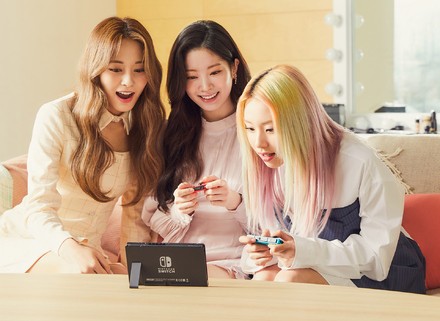 Nintendo x TWICE