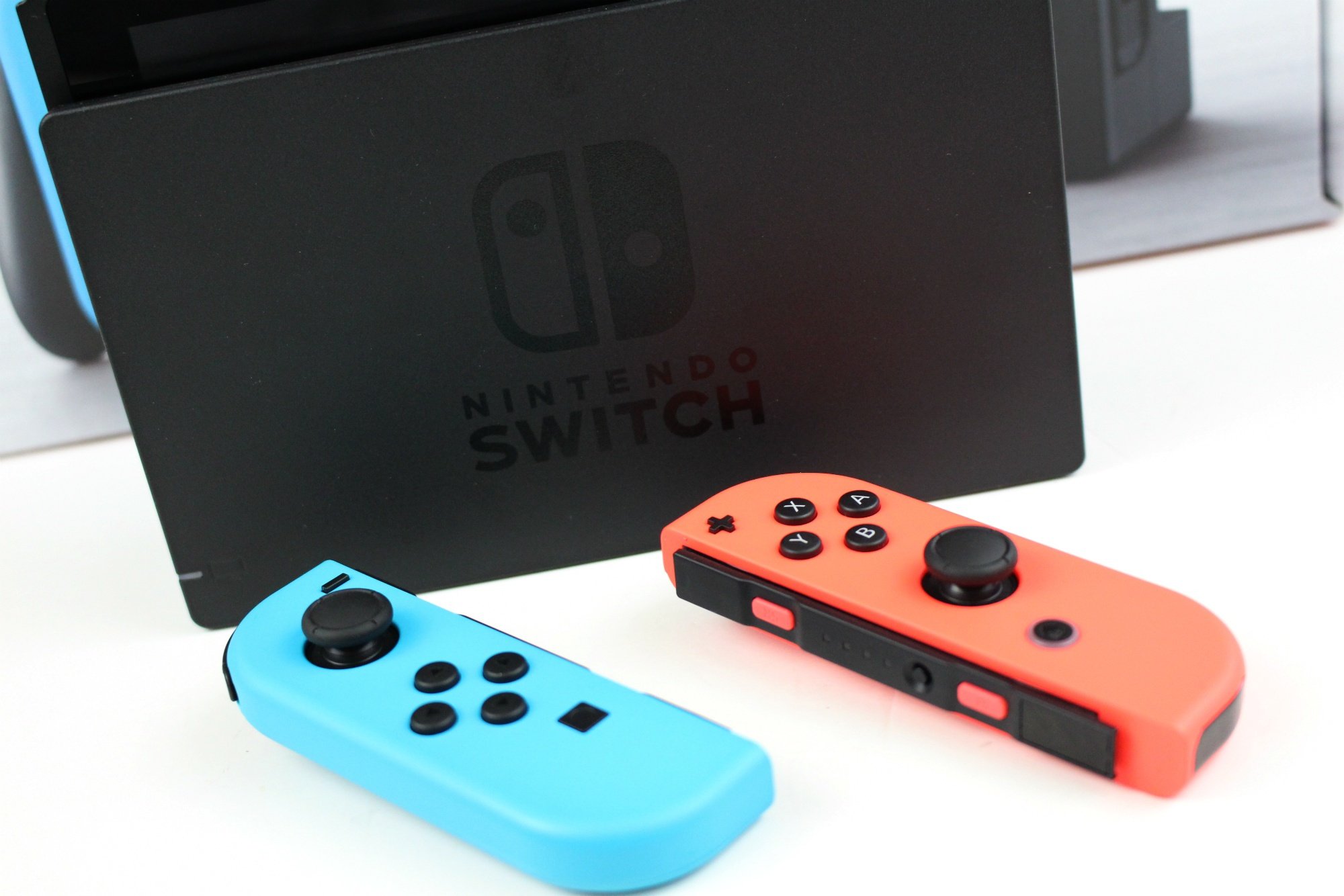 The Nintendo Switch's left Joy-Con connection issues are hardware related