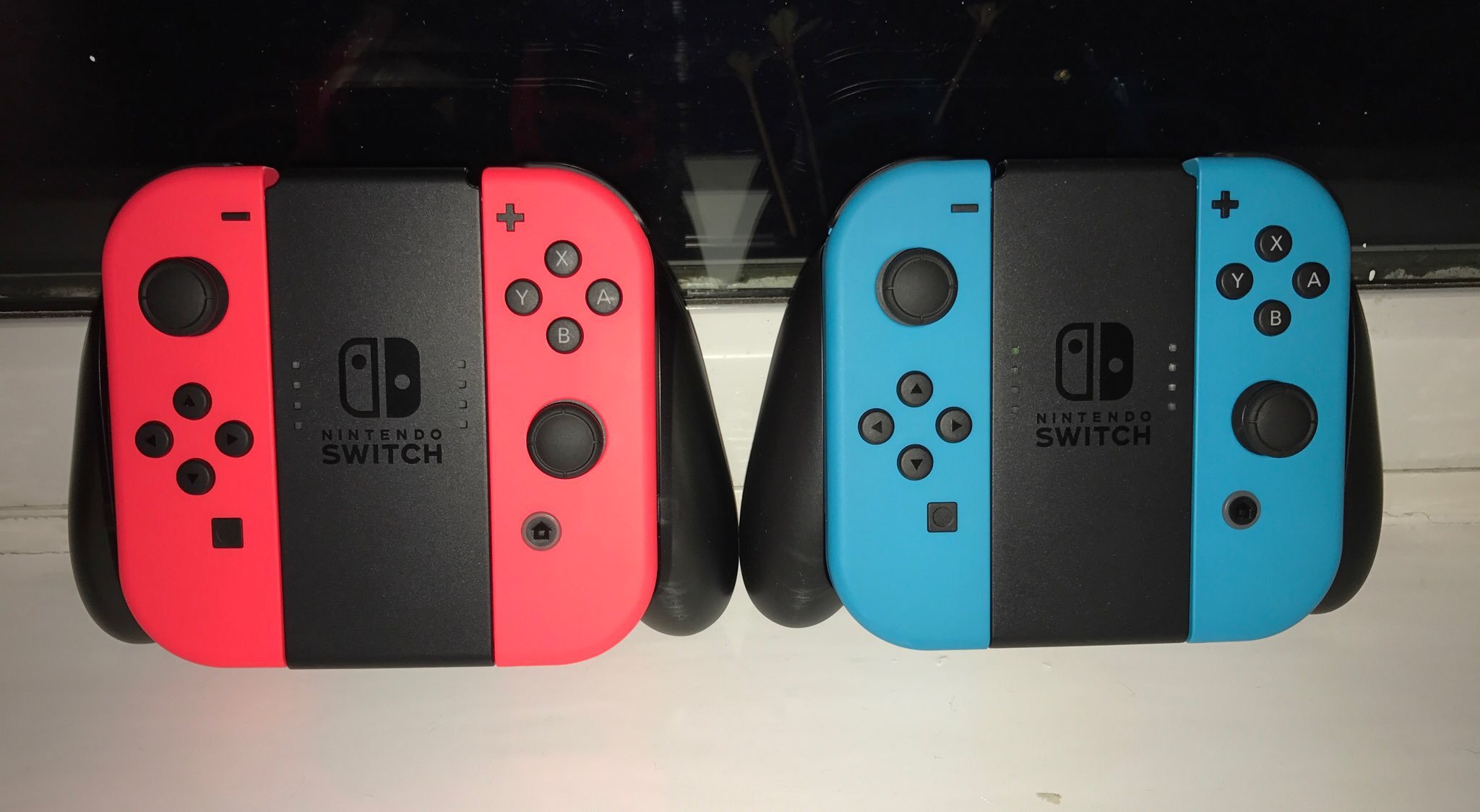 red and blue joy con switch