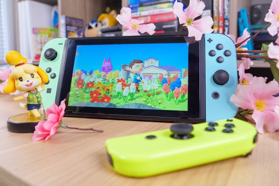 Animal Crossing Nintendo Switch with Isabelle amiibo