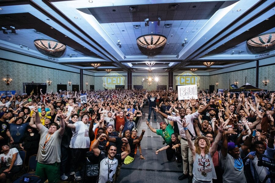 Note Bear And His Huge Guns Up Front At Ceo 2016