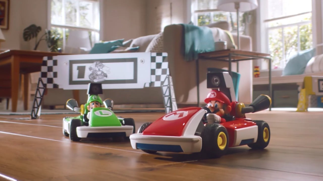 Mario Kart Live: Home Circuit - Autumn Race Video - Nintendo Switch 