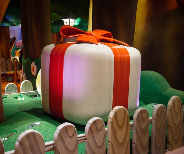The queue itself wasn't as vast and intoxicating as the Yoshi portion found at the Hollywood park, but we still enjoyed the little details