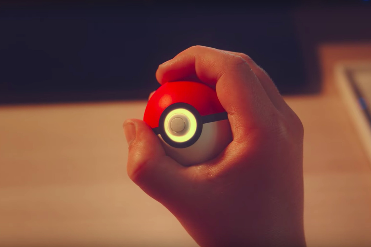 Meet The Pokéball Plus, A New Tool For Aspiring Trainers With Pokémon GO Or A Switch - Life