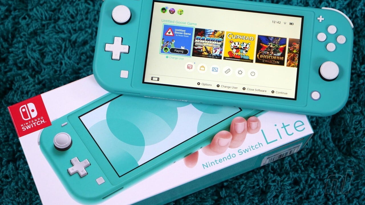 Nintendo Switch Lite Turquoise & Select Game