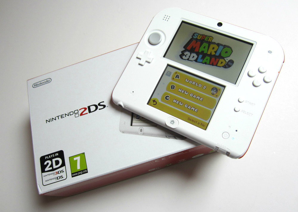 What Is the Nintendo DSi XL? - The Tech Edvocate