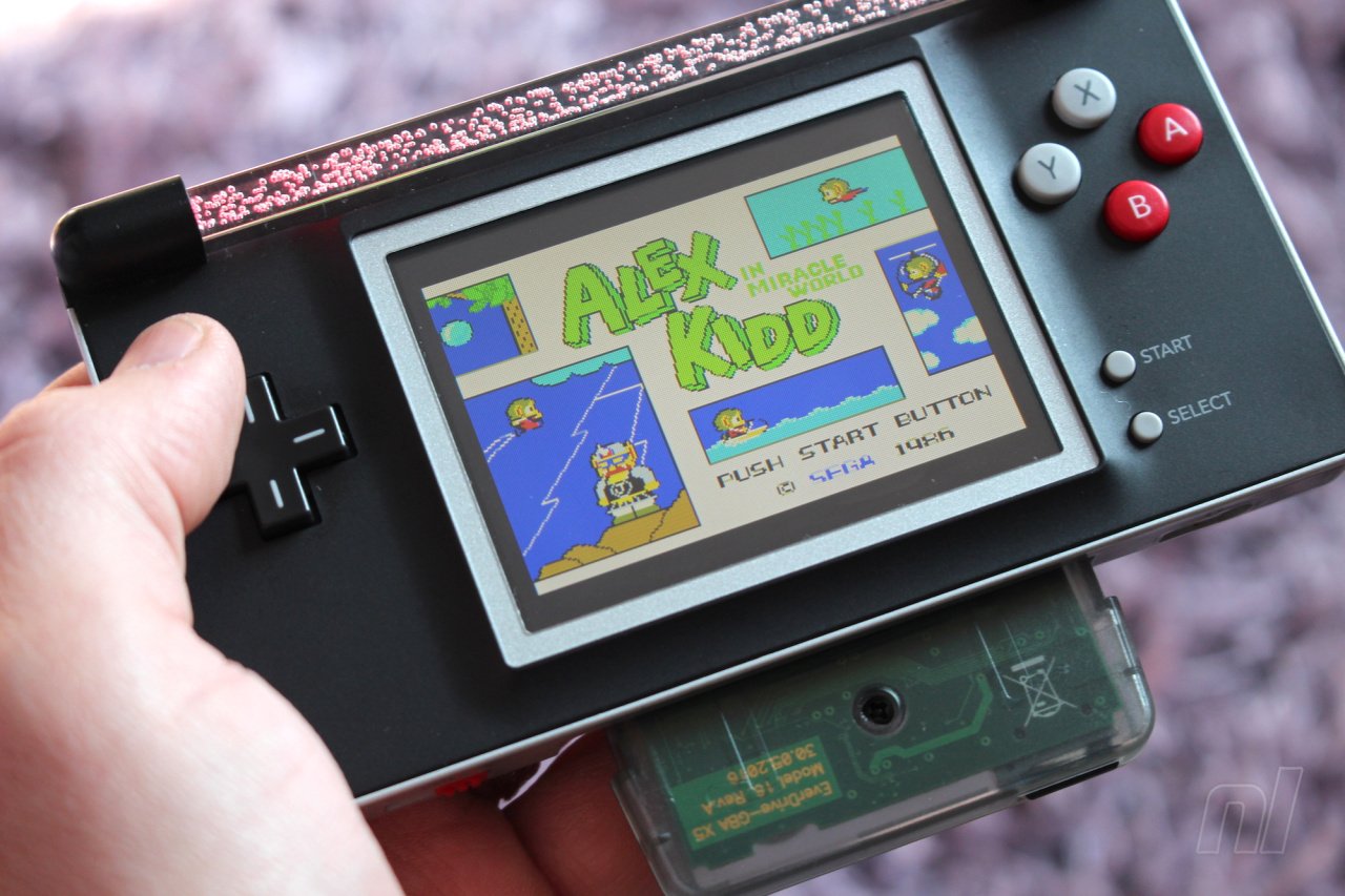 A Modder Is Turning Broken Nintendo DS Lites Into Beautiful Game