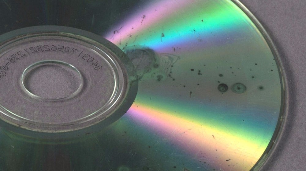 New DVD discs claim 1,000 year life • The Register