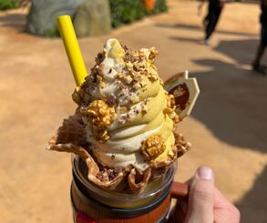 If you're feeling something cold and sweet, you can try the DK Crush Float! An chilly desert made up of banana and pineapple soft serve, pineapple Fanta soda, sprinkles and...uhhh...caramel popcorn?