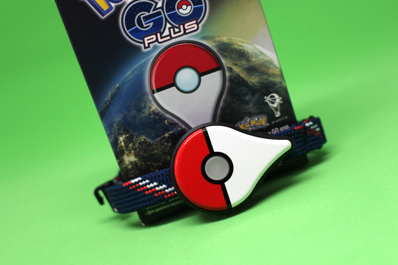 Pokemon GO Plus + (Official) * Genuine *