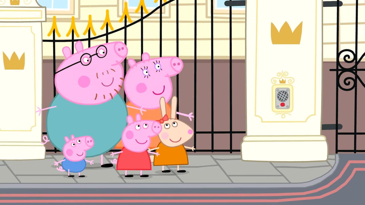Random: New Peppa Pig Game Pays Tribute To Queen Elizabeth II