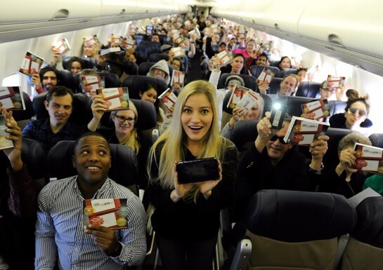 Nintendo Gives Away 3DS Consoles On Plane To Promote Super Mario Maker
