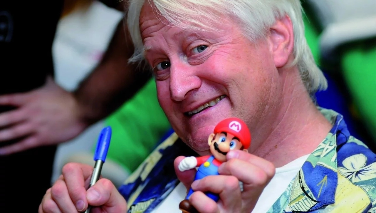 Intendo) Charles Martinet foi a voz original do Mario nos jogos Nintendo  durante muito tempo, já desde Super Mario 64. Charles Martinet passará agora  a desempenhar o papel de Mario Ambassador. Com