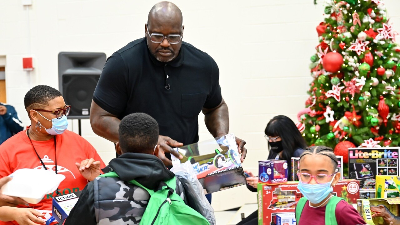 Nintendo Christmas 2022 Random: Shaquille O'neal Gave 1,000 Nintendo Switches To Kids In Need For  Christmas - Nintendo Life