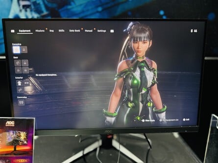 Even in an off-screen pic, Eve still shines