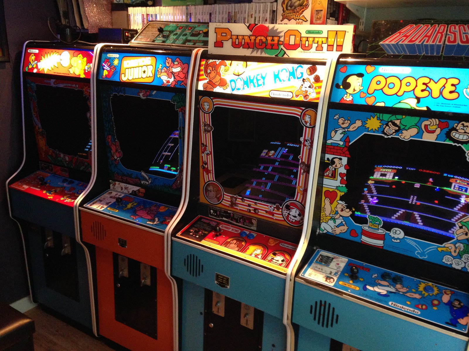 Игры на игровых автоматах в 90 игровые автоматы комплекс спб