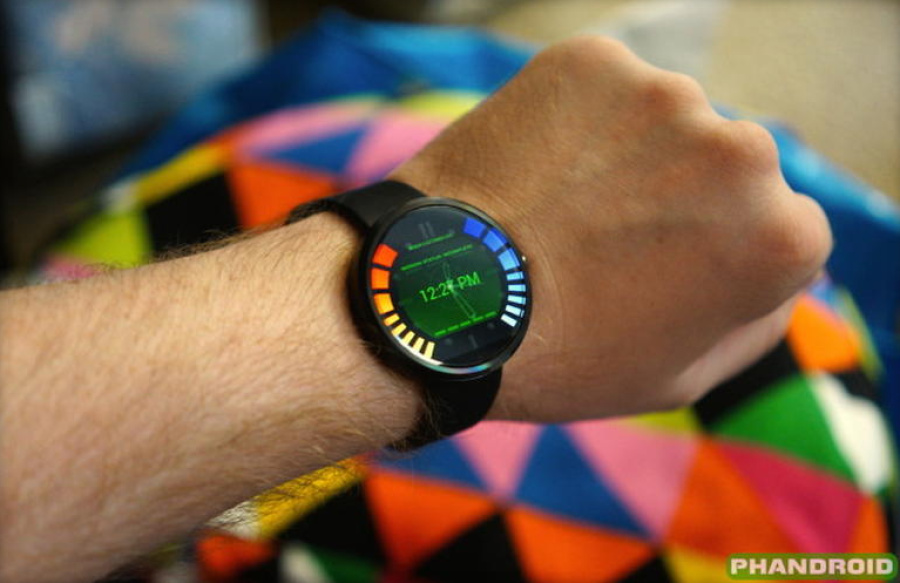 Motorolas New Smartwatch Has a- Goldeneye 007 Interface 141025614755