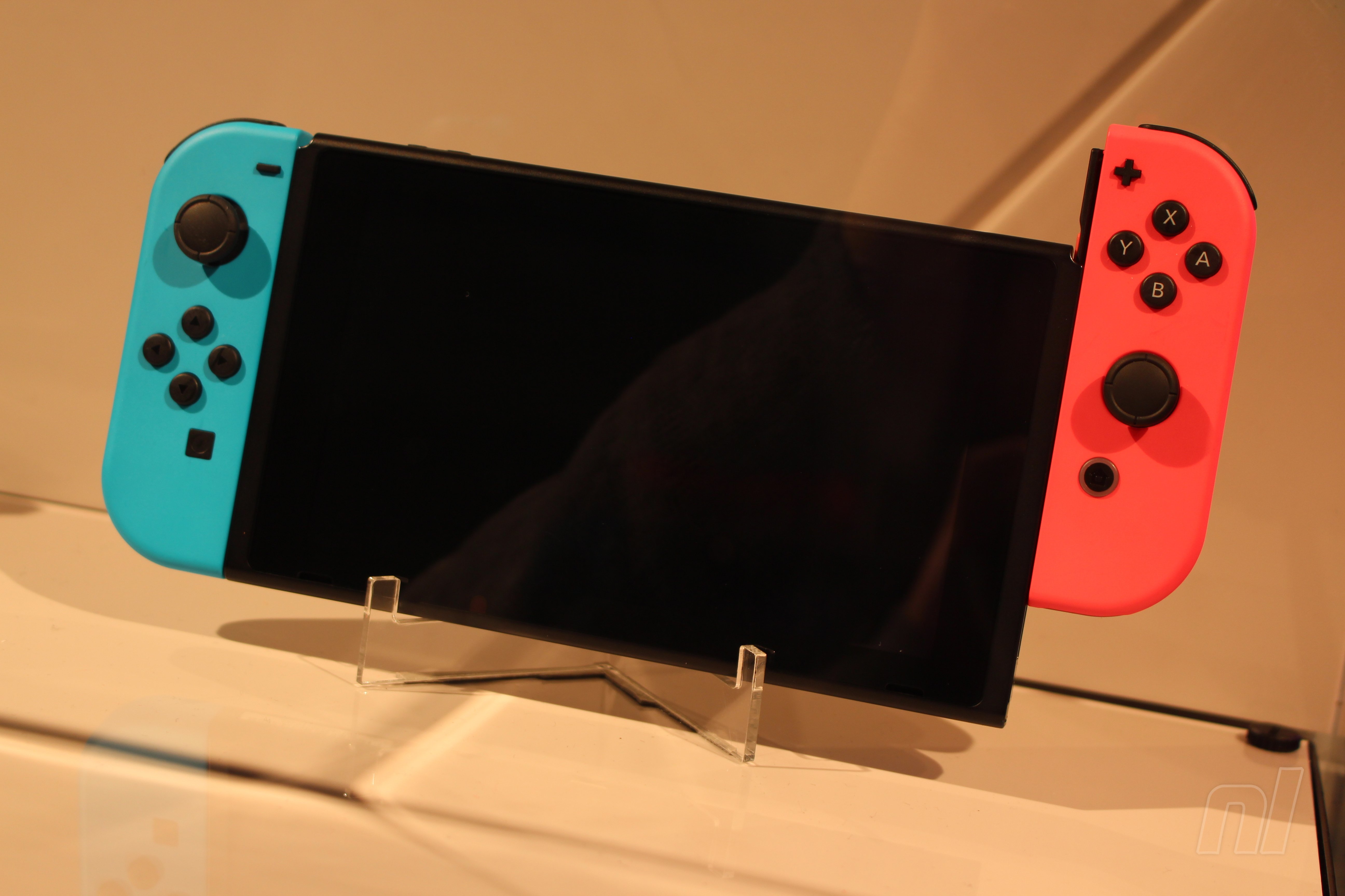 Gallery: Here's What The Nintendo Switch Looks Like From (Almost) Every